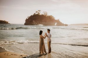 Foto-Prewedding-Outdoor-Pantai-1